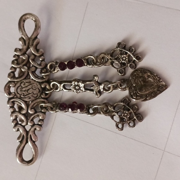 Ornate Silver Tone Tear Drop Brooch - Picture 2 of 5